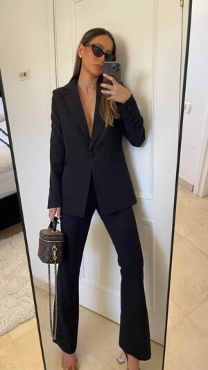 חליפת משי שחור